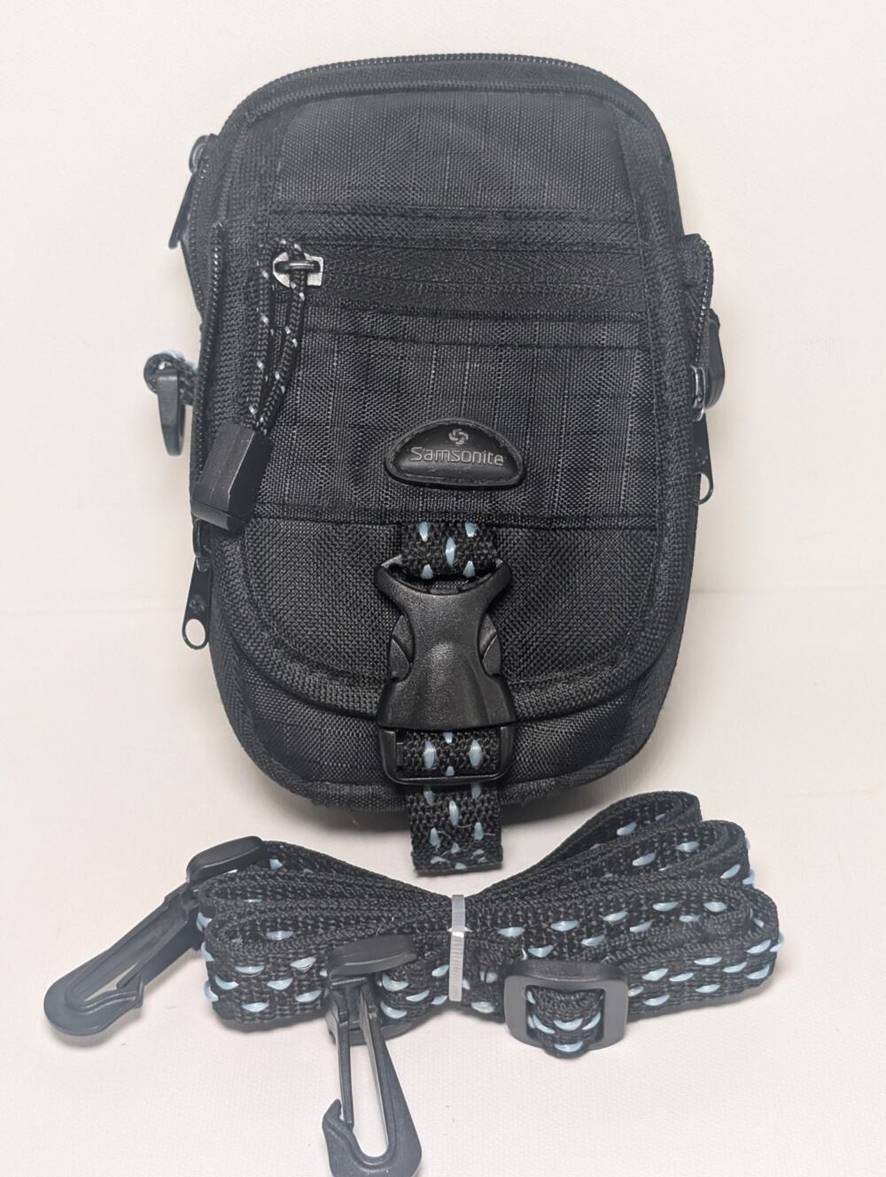 Samsonite Small Black Nylon Camera Travel Pouch Bag w/ Shoulder Strap